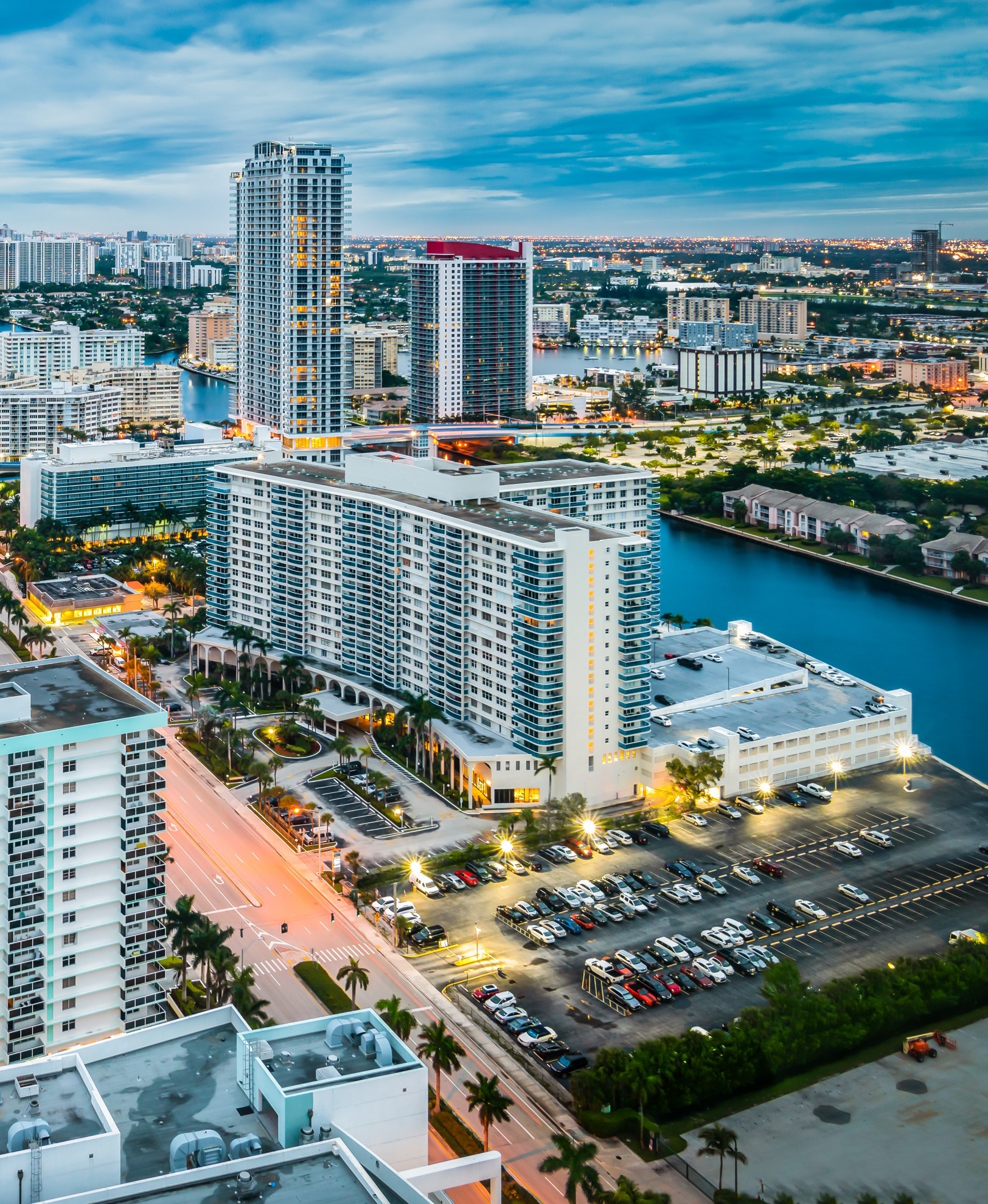 Cityscape of Hollywood, Florida | © NANCY PAUWELS / iStock / Getty Images Plus